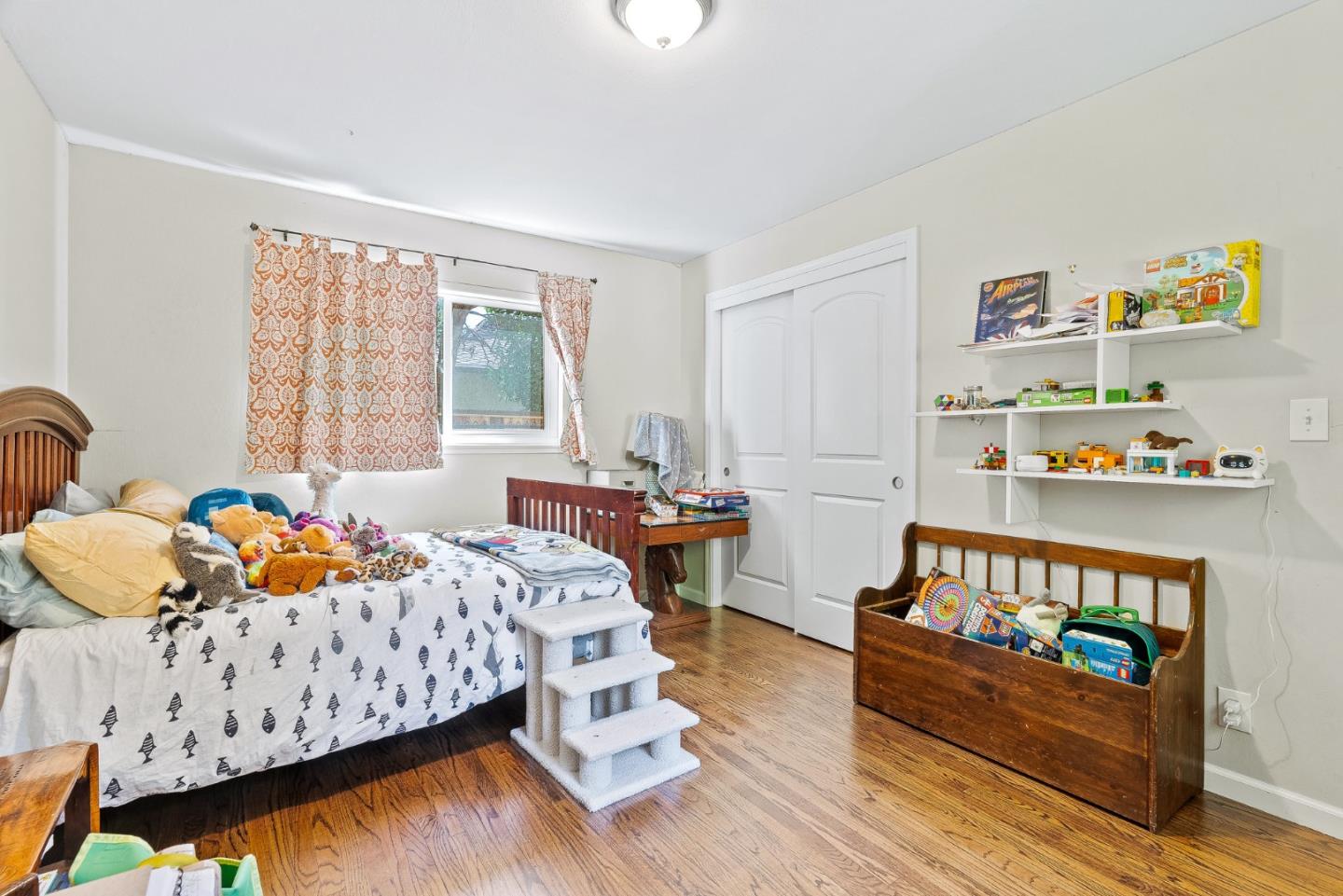 Detail Gallery Image 10 of 44 For 810 Cambridge Ave, Menlo Park,  CA 94025 - – Beds | – Baths