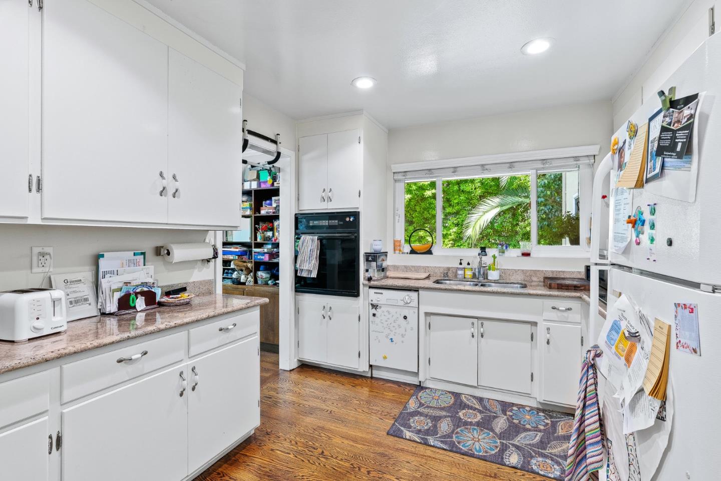 Detail Gallery Image 12 of 44 For 810 Cambridge Ave, Menlo Park,  CA 94025 - – Beds | – Baths