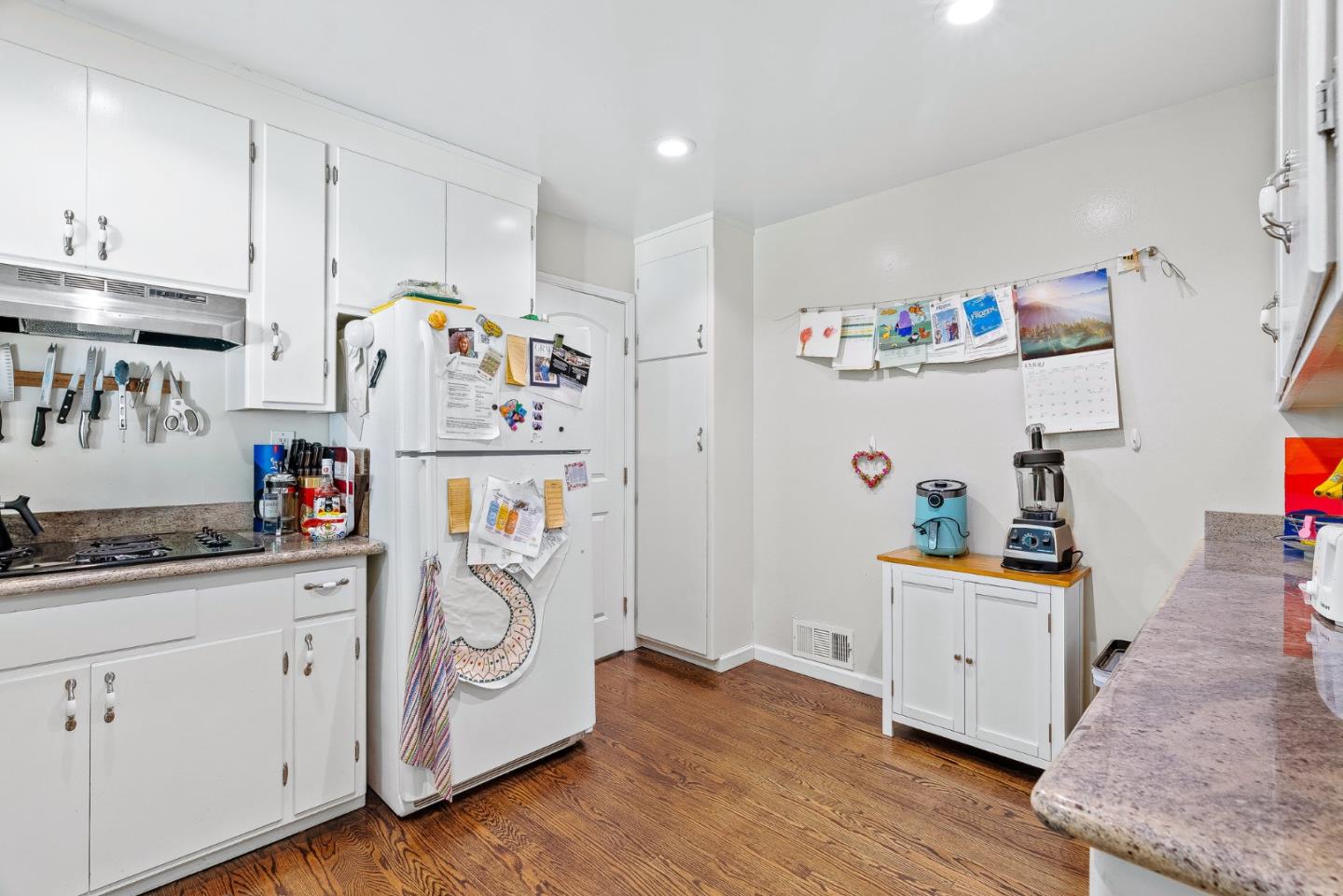 Detail Gallery Image 13 of 44 For 810 Cambridge Ave, Menlo Park,  CA 94025 - – Beds | – Baths