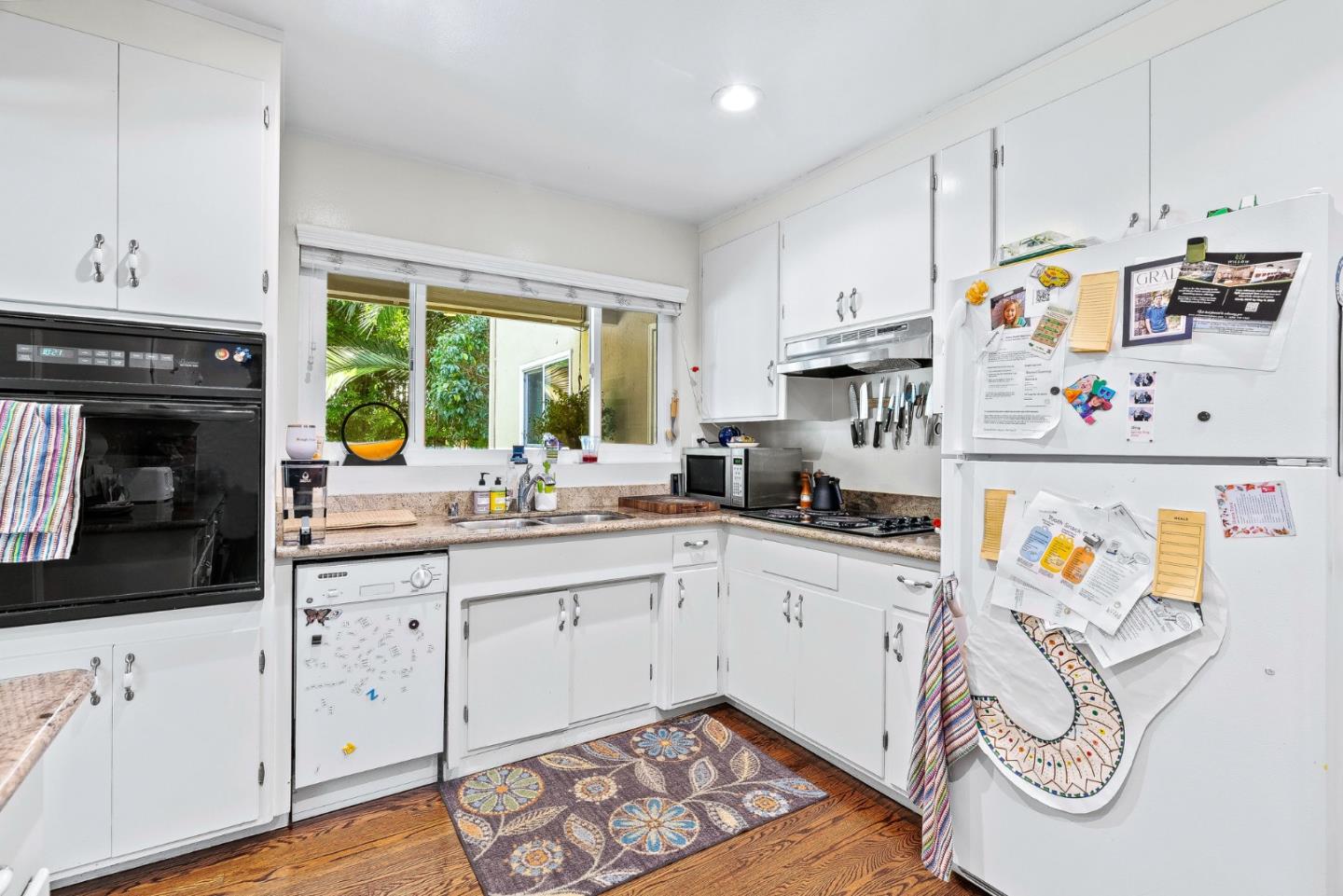 Detail Gallery Image 14 of 44 For 810 Cambridge Ave, Menlo Park,  CA 94025 - – Beds | – Baths