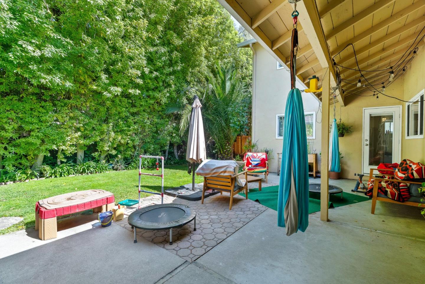 Detail Gallery Image 15 of 44 For 810 Cambridge Ave, Menlo Park,  CA 94025 - – Beds | – Baths