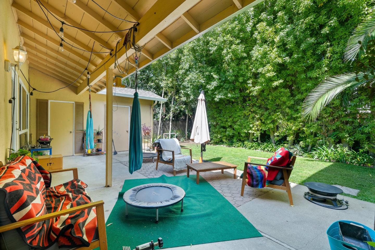 Detail Gallery Image 16 of 44 For 810 Cambridge Ave, Menlo Park,  CA 94025 - – Beds | – Baths