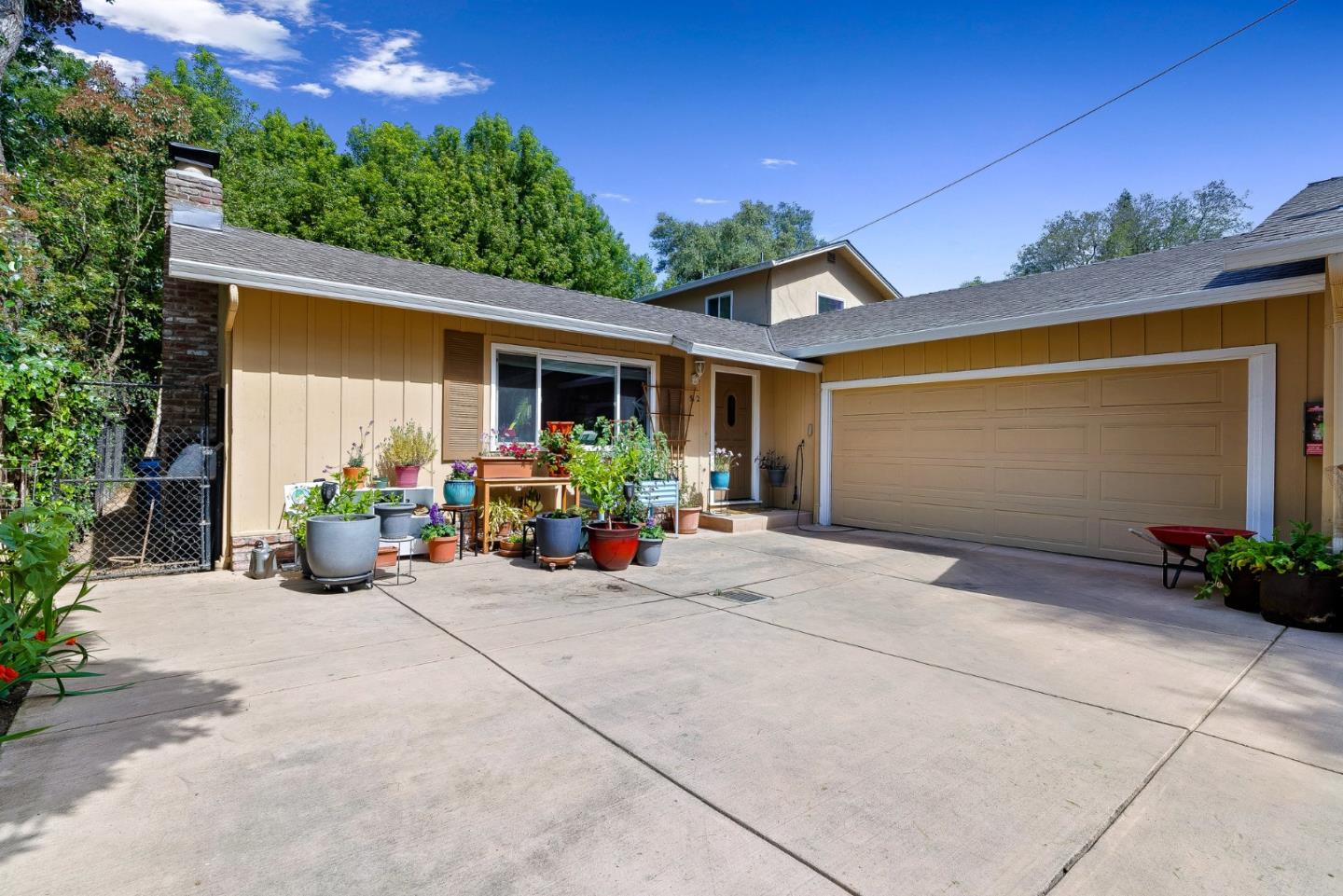 Detail Gallery Image 2 of 44 For 810 Cambridge Ave, Menlo Park,  CA 94025 - – Beds | – Baths