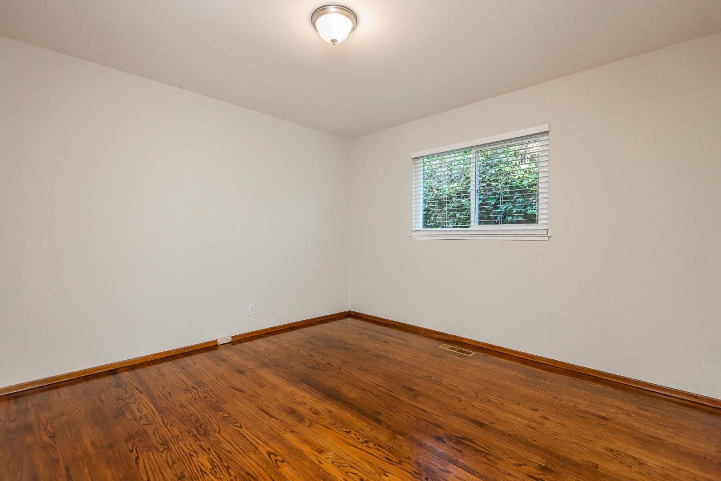 Detail Gallery Image 21 of 44 For 810 Cambridge Ave, Menlo Park,  CA 94025 - – Beds | – Baths