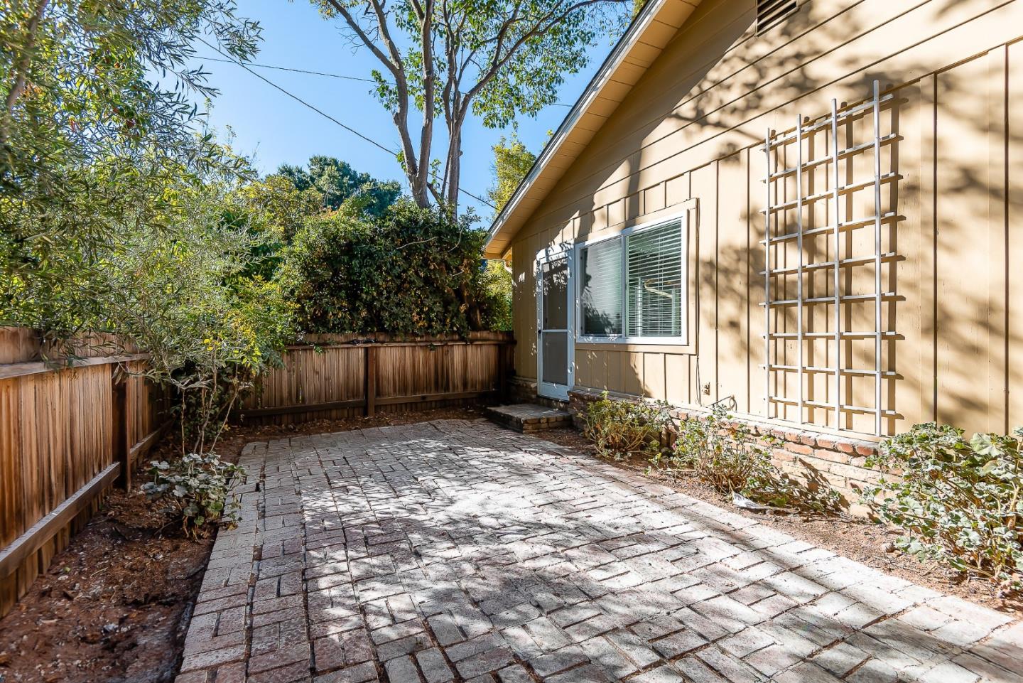 Detail Gallery Image 29 of 44 For 810 Cambridge Ave, Menlo Park,  CA 94025 - – Beds | – Baths