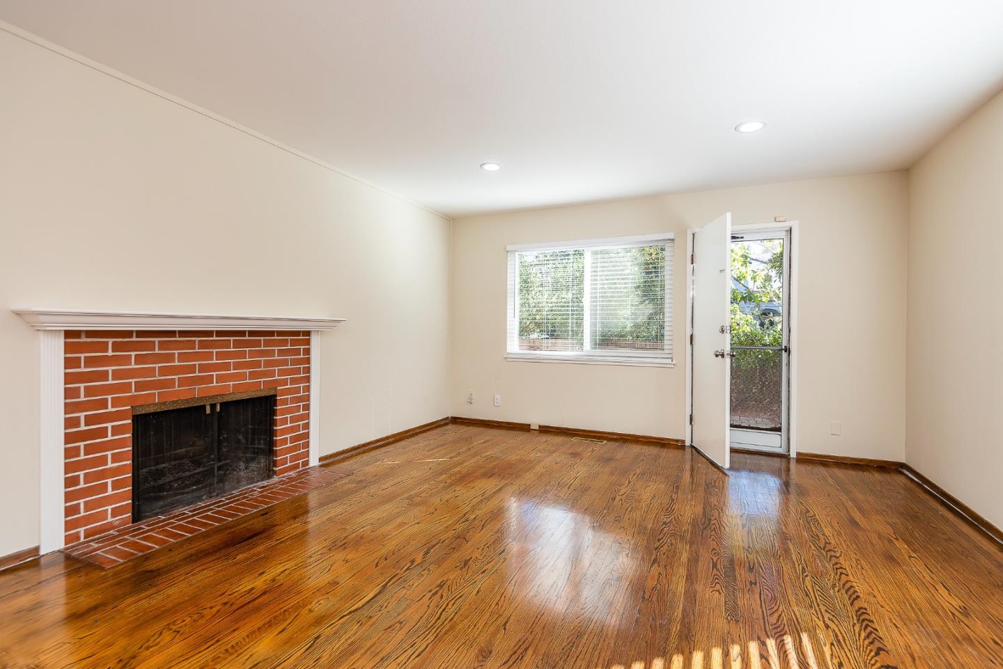 Detail Gallery Image 30 of 44 For 810 Cambridge Ave, Menlo Park,  CA 94025 - – Beds | – Baths