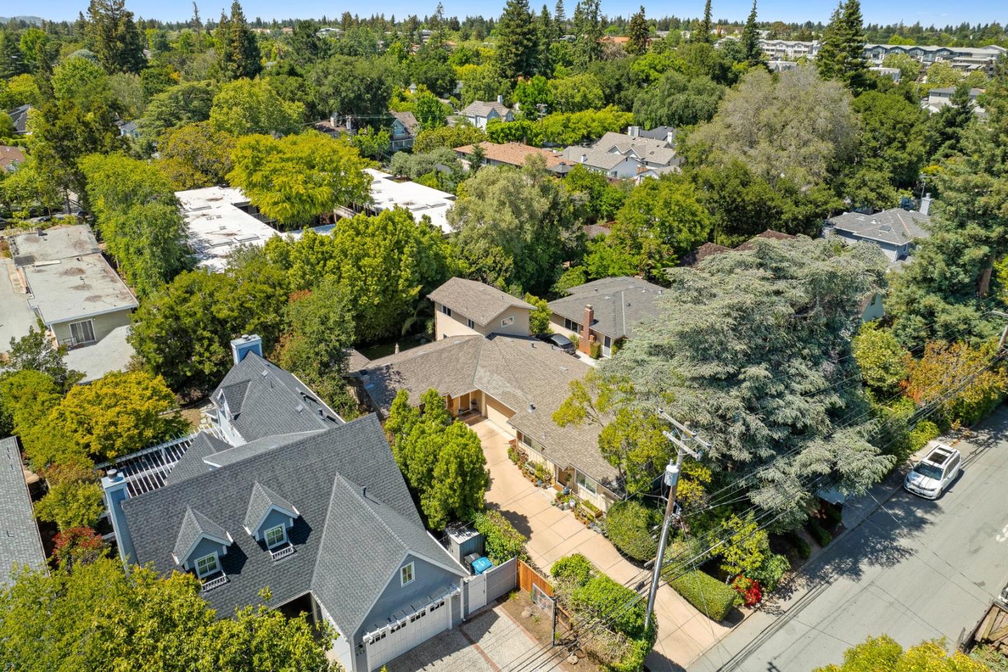 Detail Gallery Image 35 of 44 For 810 Cambridge Ave, Menlo Park,  CA 94025 - – Beds | – Baths