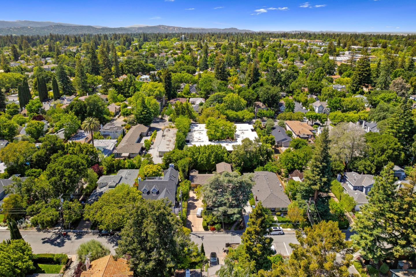 Detail Gallery Image 40 of 44 For 810 Cambridge Ave, Menlo Park,  CA 94025 - – Beds | – Baths