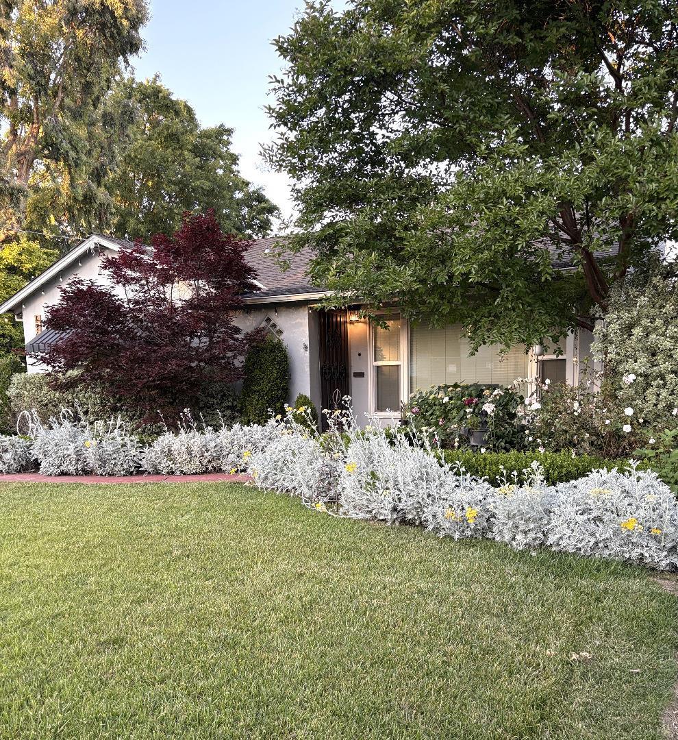 Detail Gallery Image 11 of 27 For 1966 Almaden Rd, San Jose,  CA 95125 - 3 Beds | 1/1 Baths