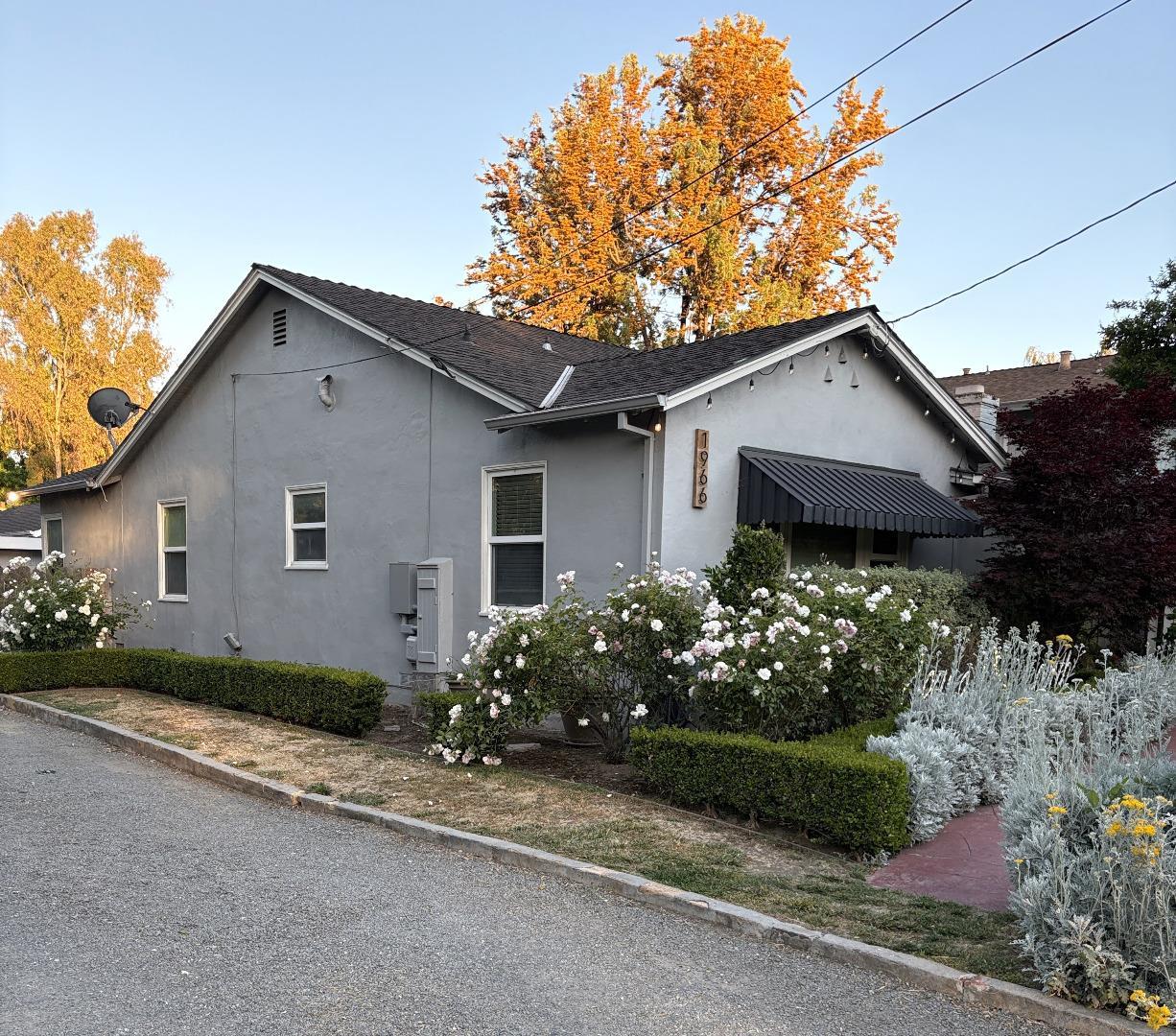 Detail Gallery Image 17 of 27 For 1966 Almaden Rd, San Jose,  CA 95125 - 3 Beds | 1/1 Baths