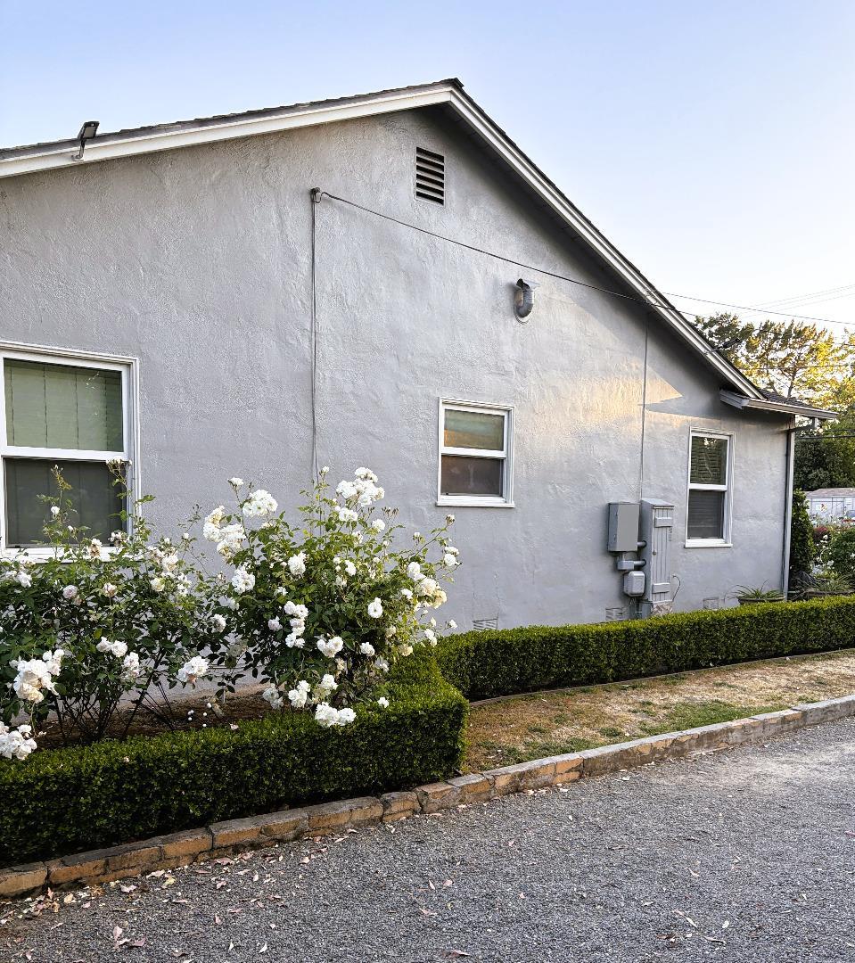 Detail Gallery Image 19 of 27 For 1966 Almaden Rd, San Jose,  CA 95125 - 3 Beds | 1/1 Baths