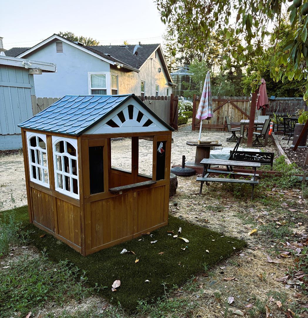 Detail Gallery Image 22 of 27 For 1966 Almaden Rd, San Jose,  CA 95125 - 3 Beds | 1/1 Baths