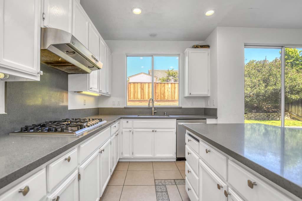 Detail Gallery Image 18 of 39 For 2017 Asilomar Dr, Antioch,  CA 94509 - 5 Beds | 3 Baths
