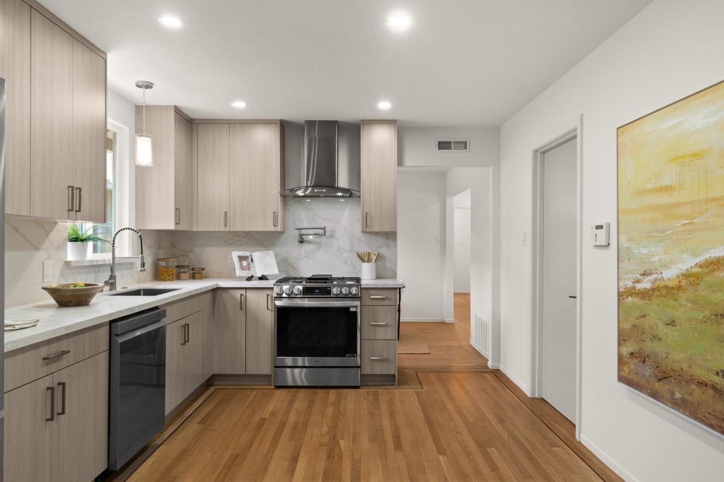 Detail Gallery Image 14 of 29 For 172 Lacrosse Ave, South San Francisco,  CA 94080 - 3 Beds | 2 Baths