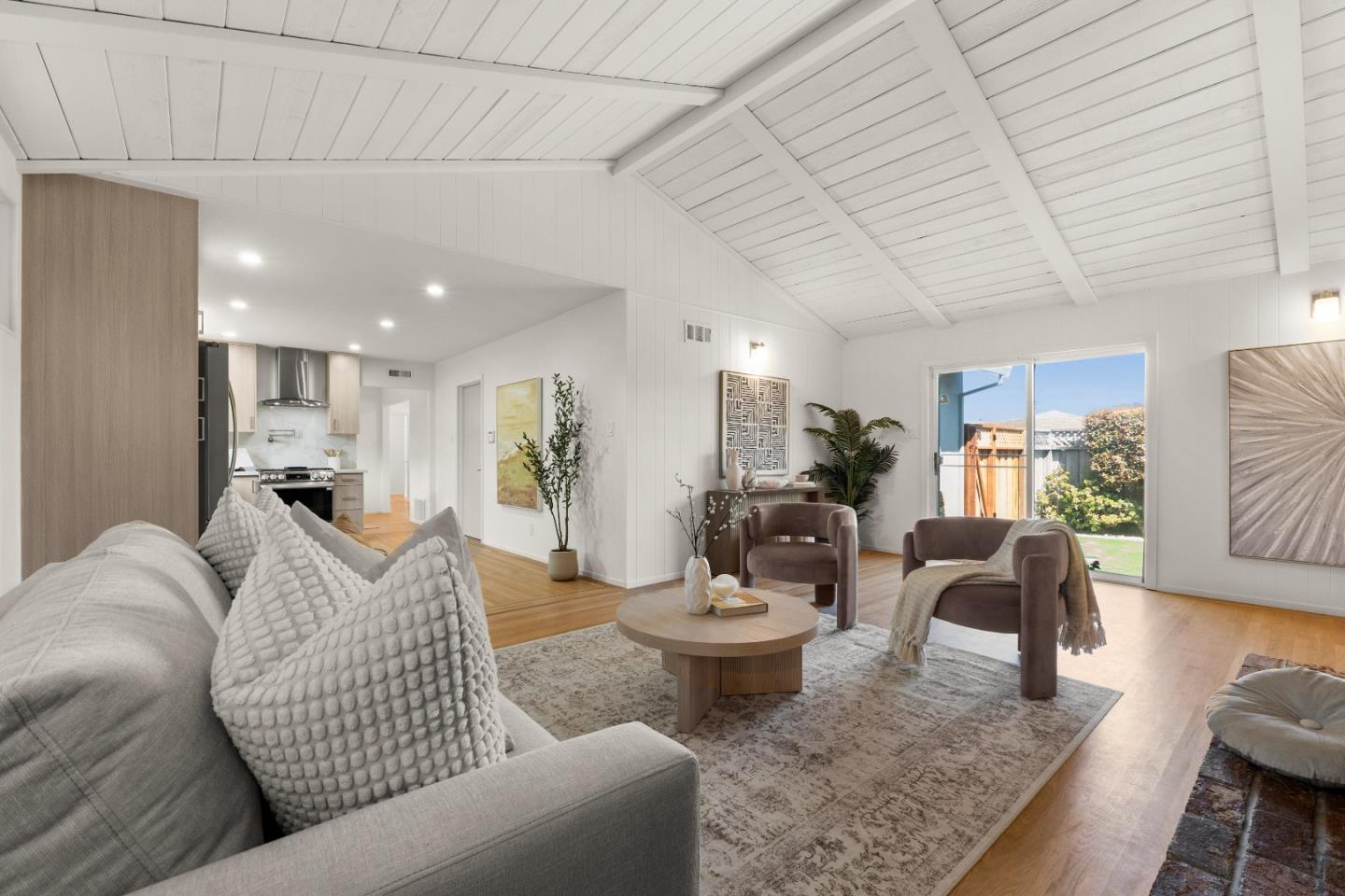 Detail Gallery Image 4 of 29 For 172 Lacrosse Ave, South San Francisco,  CA 94080 - 3 Beds | 2 Baths