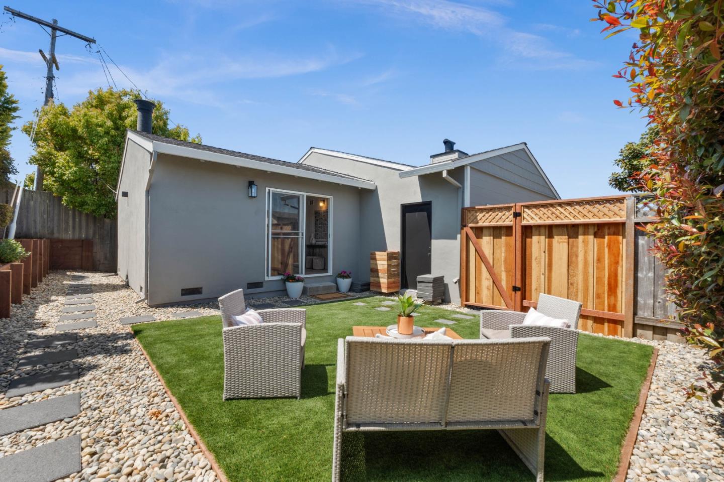 Detail Gallery Image 8 of 29 For 172 Lacrosse Ave, South San Francisco,  CA 94080 - 3 Beds | 2 Baths