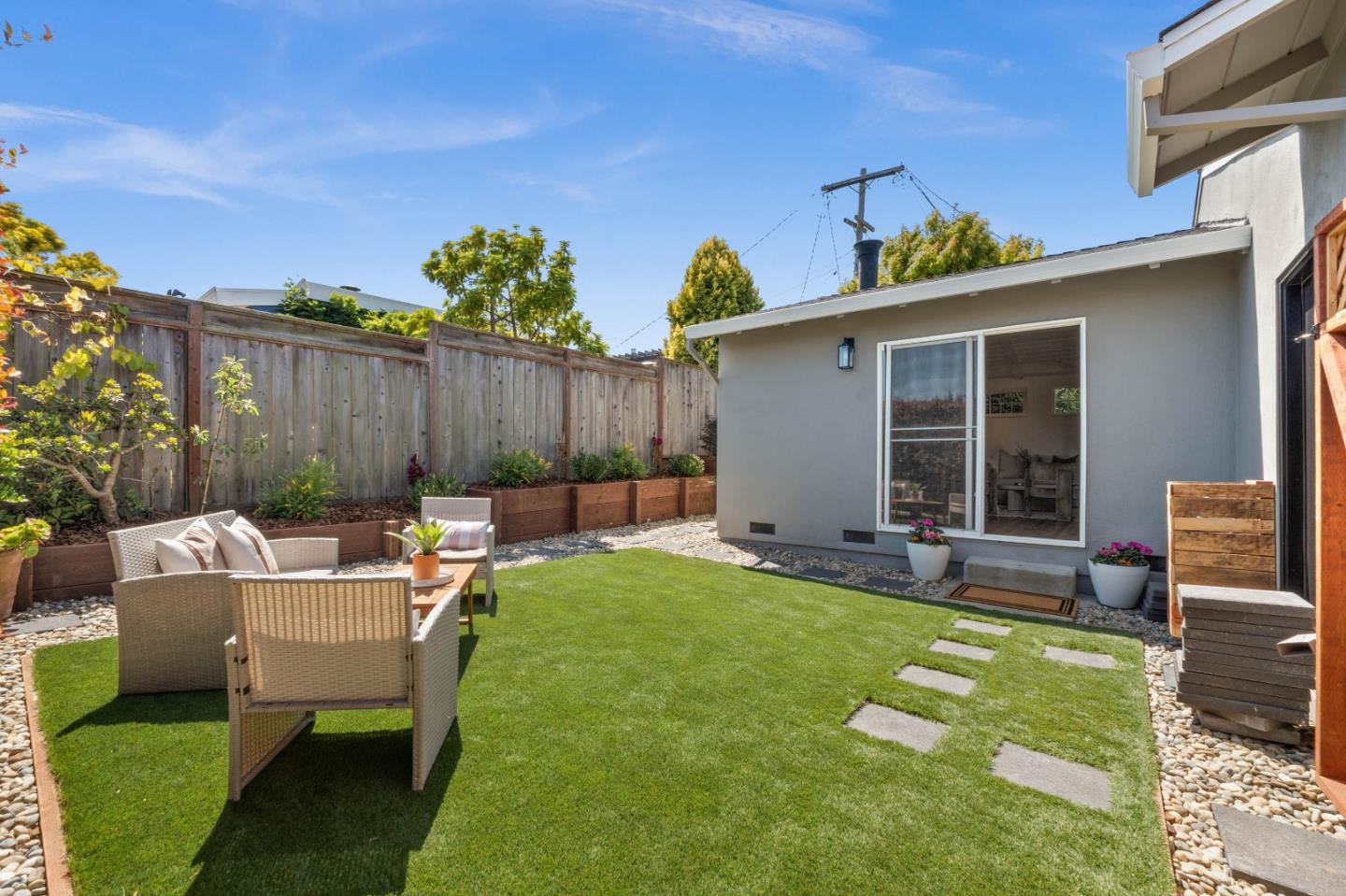 Detail Gallery Image 9 of 29 For 172 Lacrosse Ave, South San Francisco,  CA 94080 - 3 Beds | 2 Baths