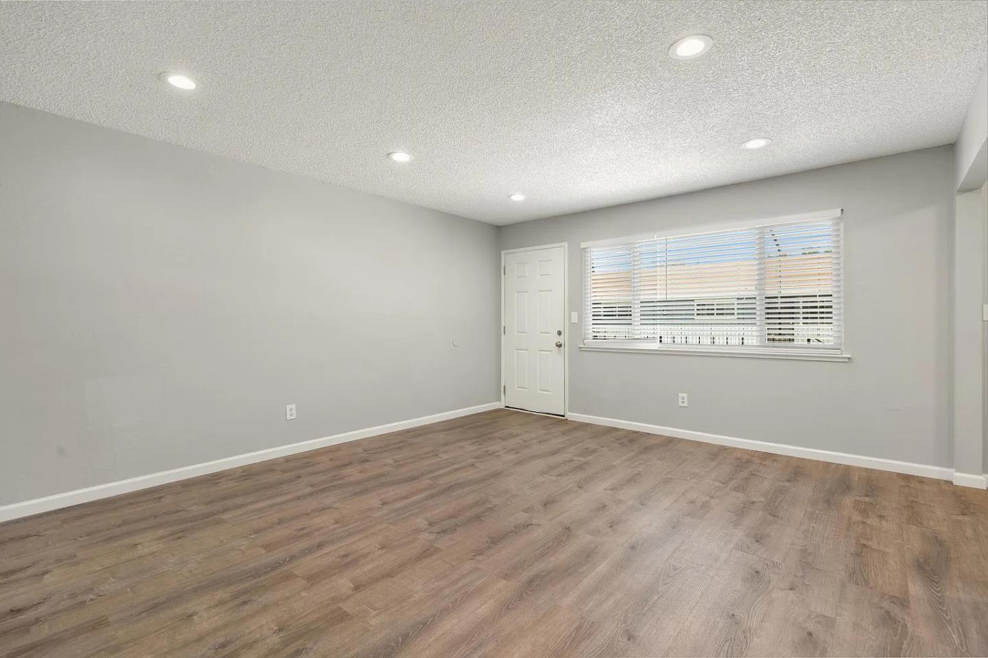 Detail Gallery Image 12 of 29 For 695 W Valley Dr, Campbell,  CA 95008 - – Beds | – Baths
