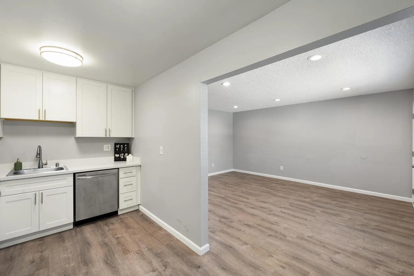 Detail Gallery Image 16 of 29 For 695 W Valley Dr, Campbell,  CA 95008 - – Beds | – Baths