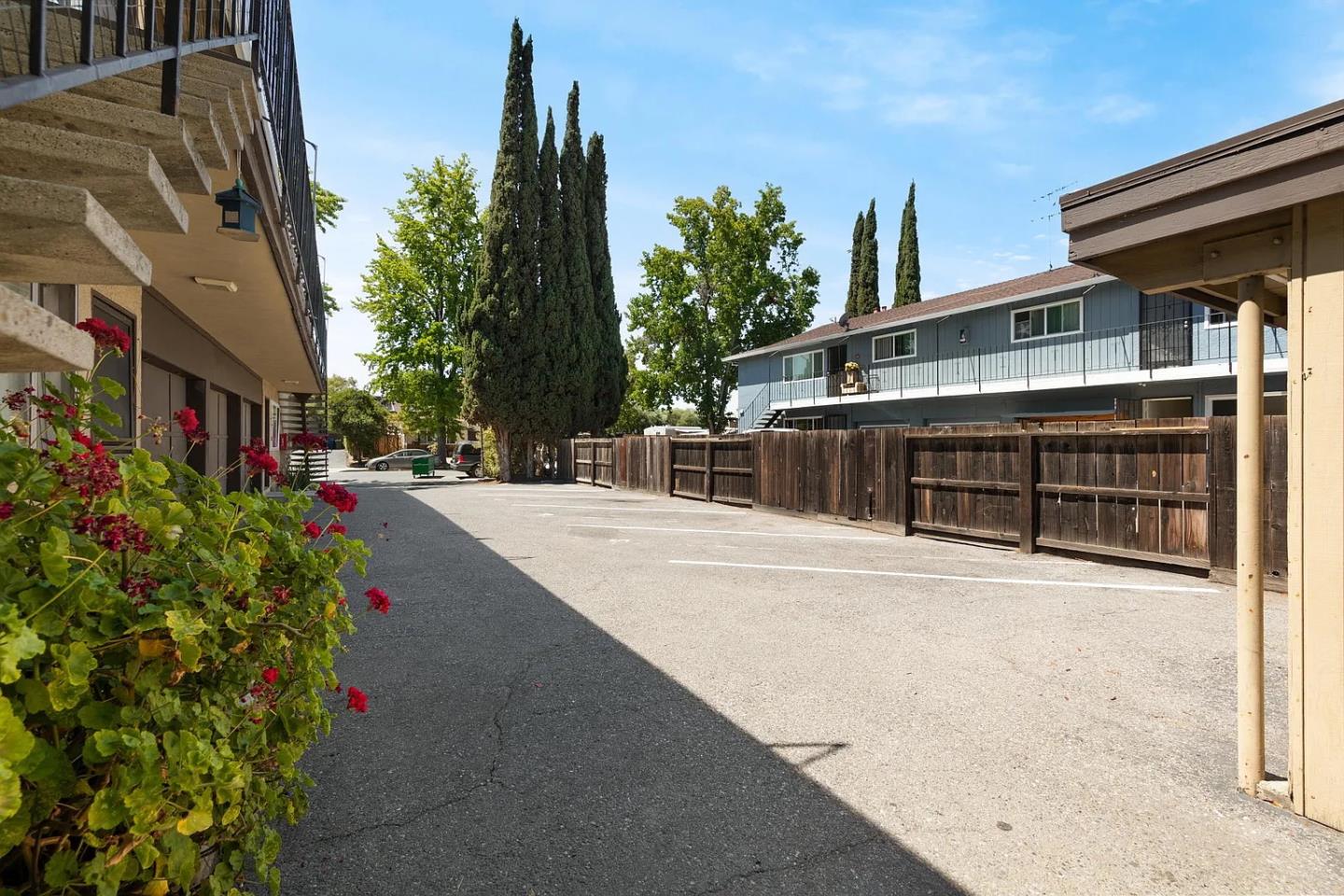 Detail Gallery Image 26 of 29 For 695 W Valley Dr, Campbell,  CA 95008 - – Beds | – Baths