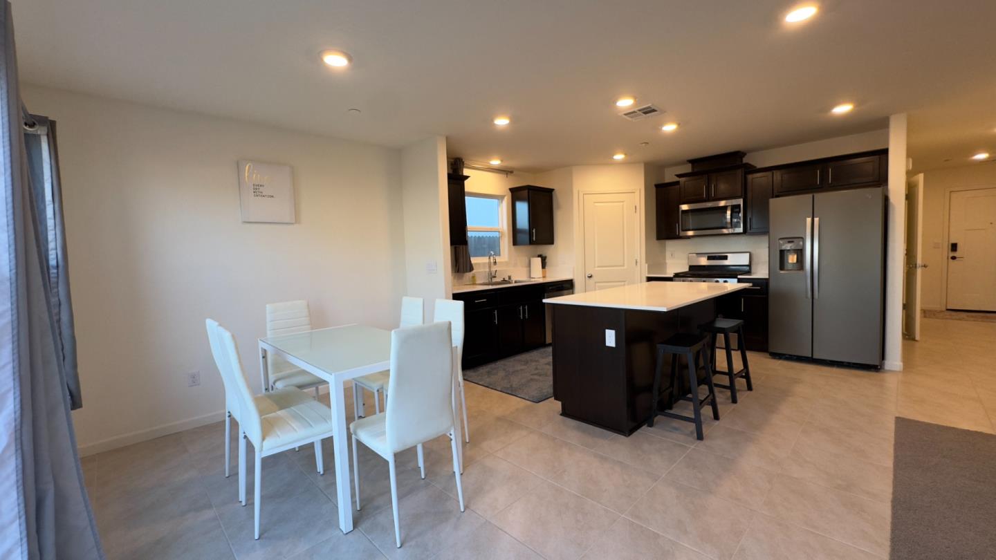Detail Gallery Image 8 of 28 For 248 Grand Canyon Ct, Merced,  CA 95341 - 4 Beds | 2 Baths