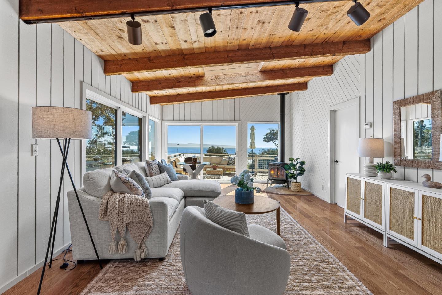Detail Gallery Image 10 of 46 For 664 Bayview Dr, Aptos,  CA 95003 - 5 Beds | 3 Baths