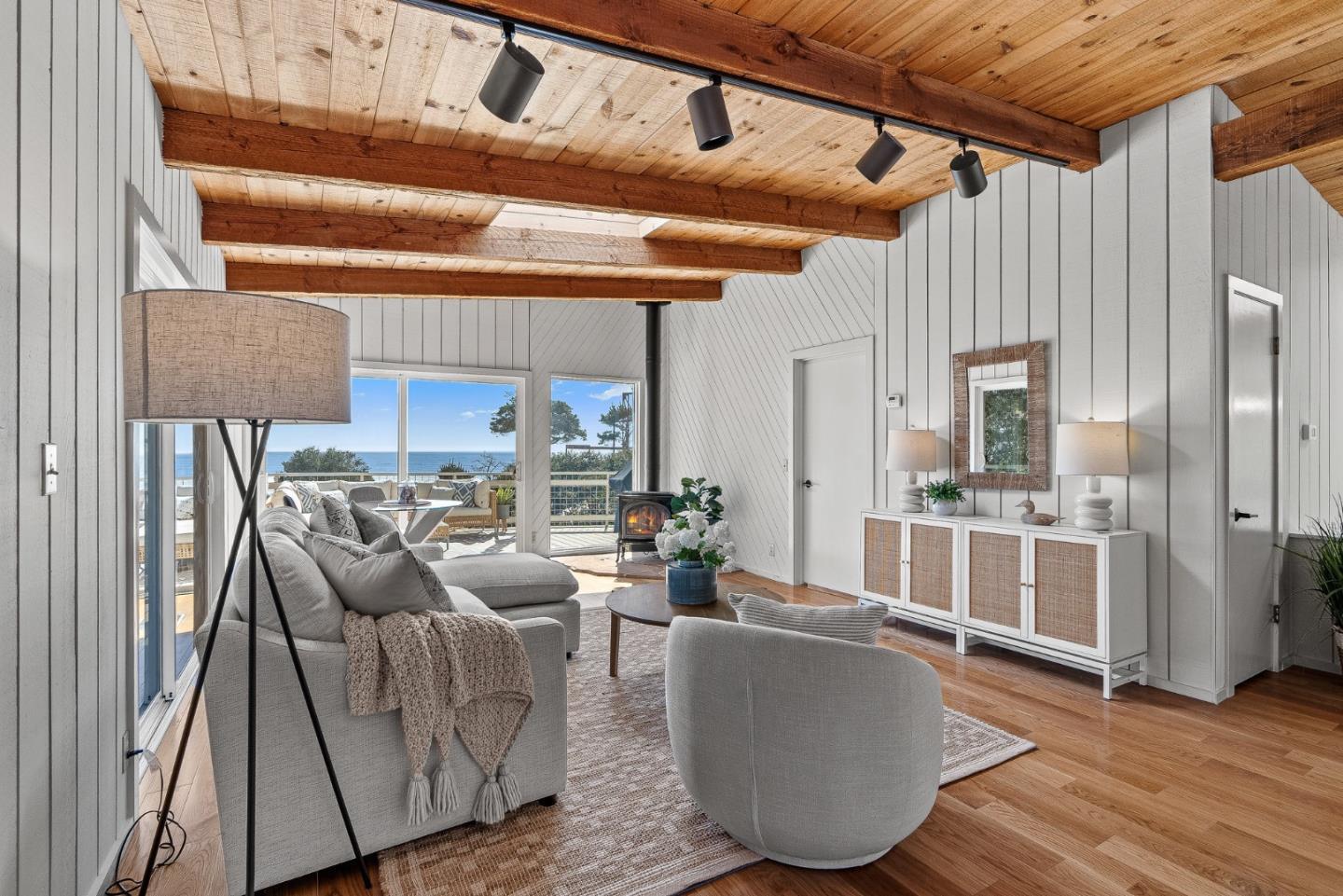 Detail Gallery Image 11 of 46 For 664 Bayview Dr, Aptos,  CA 95003 - 5 Beds | 3 Baths