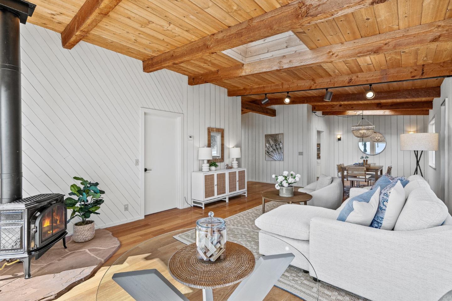 Detail Gallery Image 13 of 46 For 664 Bayview Dr, Aptos,  CA 95003 - 5 Beds | 3 Baths
