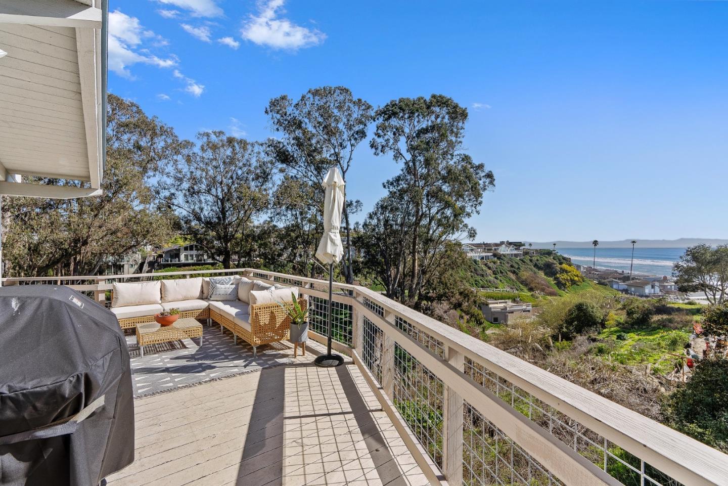 Detail Gallery Image 14 of 46 For 664 Bayview Dr, Aptos,  CA 95003 - 5 Beds | 3 Baths