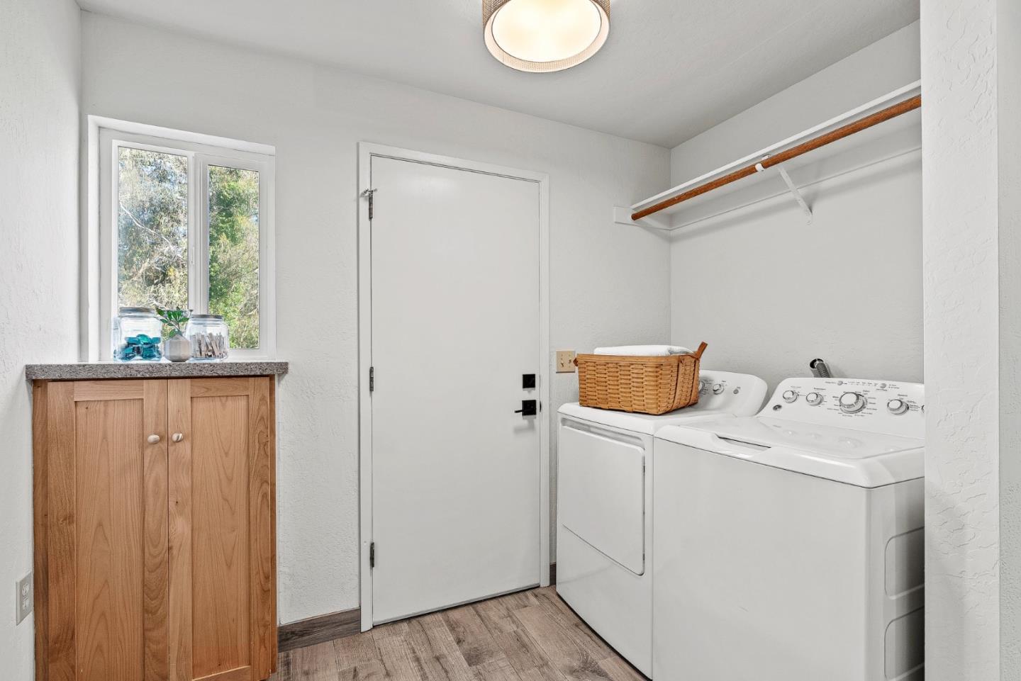 Detail Gallery Image 27 of 46 For 664 Bayview Dr, Aptos,  CA 95003 - 5 Beds | 3 Baths
