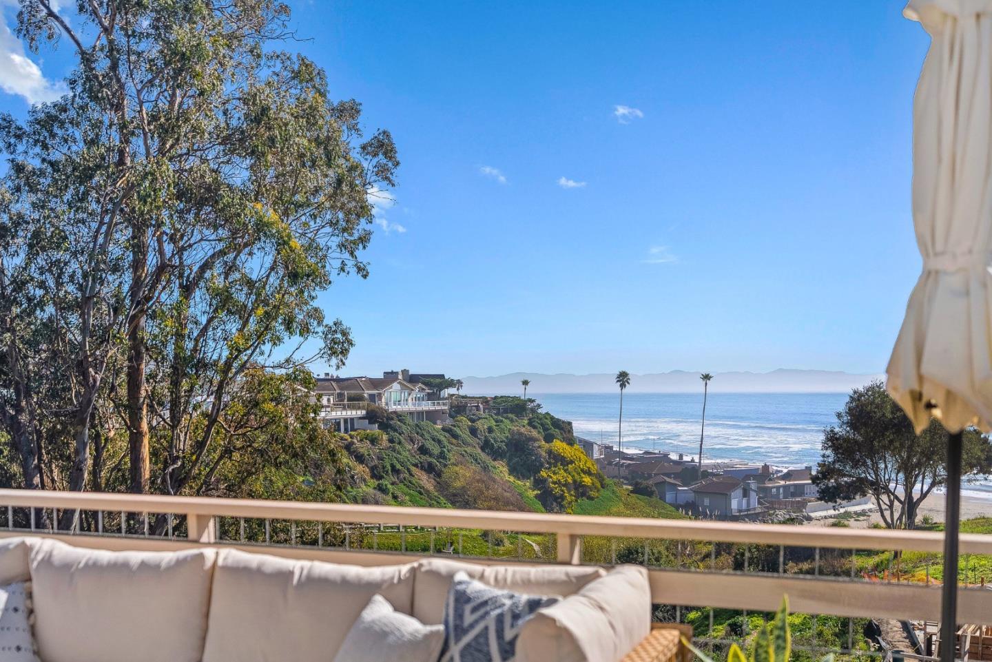 Detail Gallery Image 4 of 46 For 664 Bayview Dr, Aptos,  CA 95003 - 5 Beds | 3 Baths