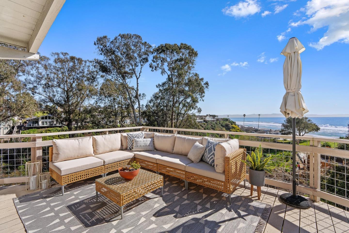 Detail Gallery Image 9 of 46 For 664 Bayview Dr, Aptos,  CA 95003 - 5 Beds | 3 Baths