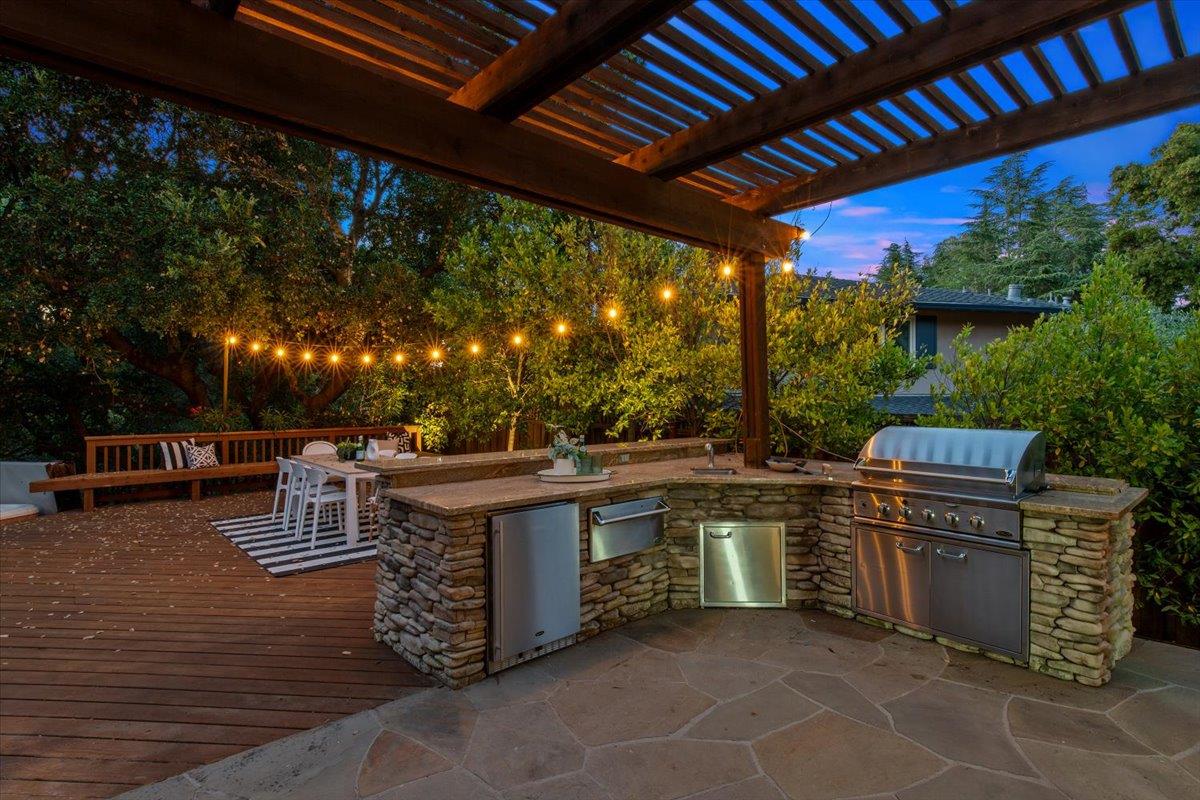 Detail Gallery Image 32 of 49 For 111 Vista Del Prado, Los Gatos,  CA 95030 - 4 Beds | 2/1 Baths