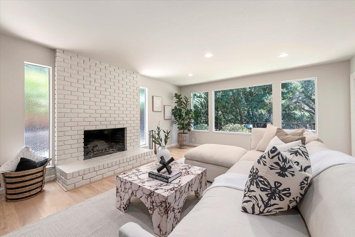 Detail Gallery Image 9 of 49 For 111 Vista Del Prado, Los Gatos,  CA 95030 - 4 Beds | 2/1 Baths