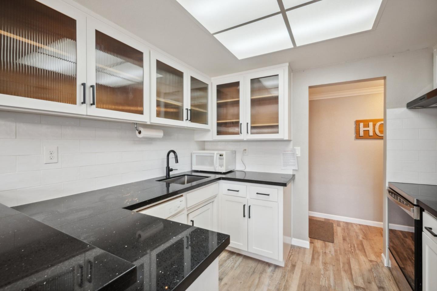 Detail Gallery Image 3 of 15 For 550 Toyon Ave #4,  San Jose,  CA 95127 - 2 Beds | 2 Baths