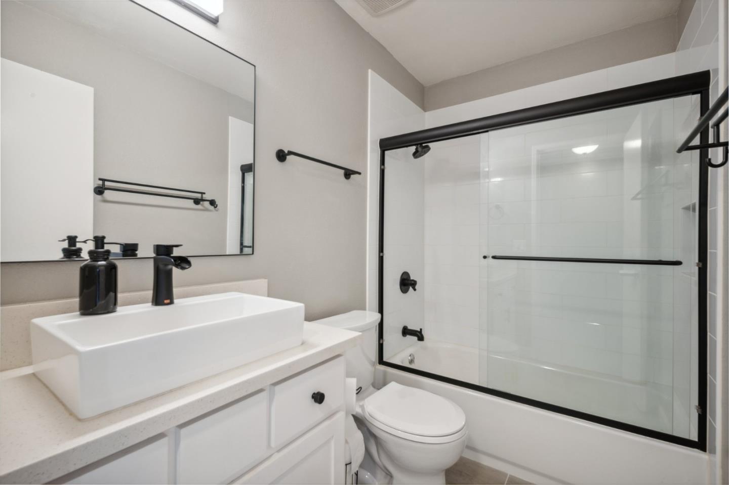 Detail Gallery Image 7 of 15 For 550 Toyon Ave #4,  San Jose,  CA 95127 - 2 Beds | 2 Baths