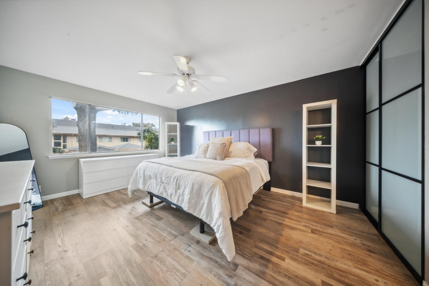 Detail Gallery Image 8 of 15 For 550 Toyon Ave #4,  San Jose,  CA 95127 - 2 Beds | 2 Baths