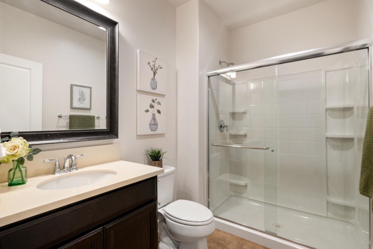 Detail Gallery Image 15 of 35 For 681 Segovia Dr, Hollister,  CA 95023 - 3 Beds | 3 Baths