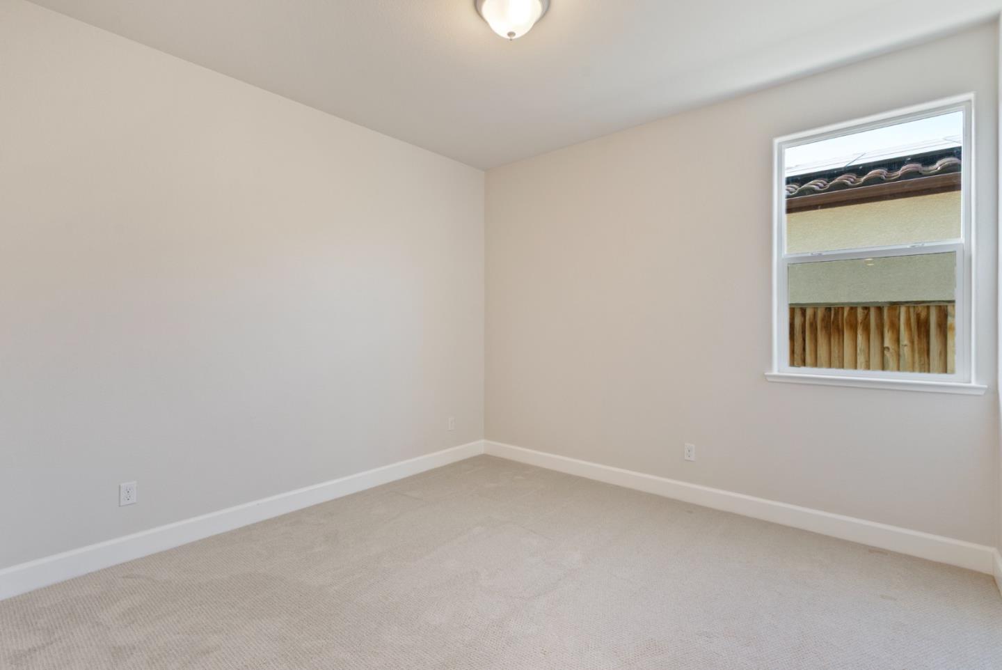Detail Gallery Image 16 of 35 For 681 Segovia Dr, Hollister,  CA 95023 - 3 Beds | 3 Baths