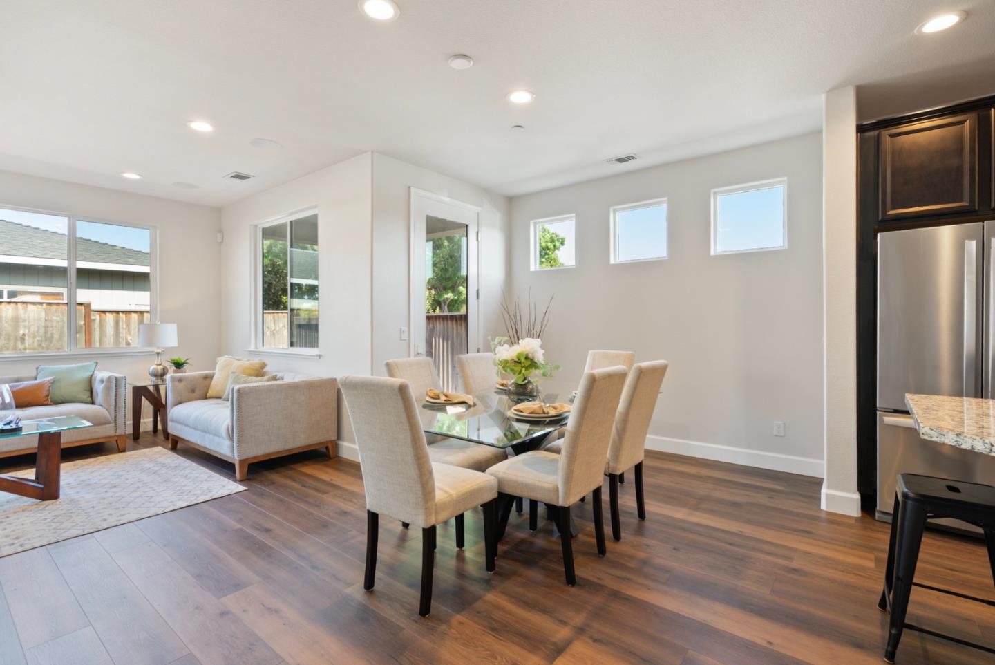 Detail Gallery Image 21 of 35 For 681 Segovia Dr, Hollister,  CA 95023 - 3 Beds | 3 Baths
