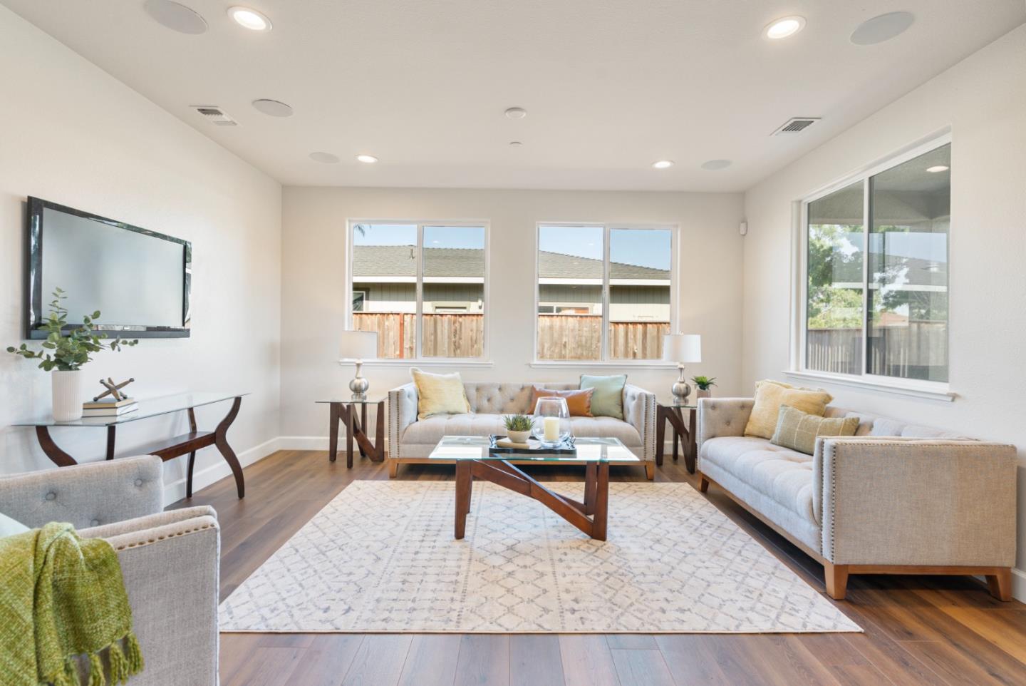 Detail Gallery Image 22 of 35 For 681 Segovia Dr, Hollister,  CA 95023 - 3 Beds | 3 Baths