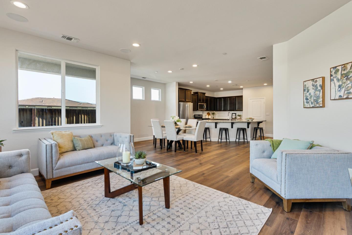 Detail Gallery Image 24 of 35 For 681 Segovia Dr, Hollister,  CA 95023 - 3 Beds | 3 Baths