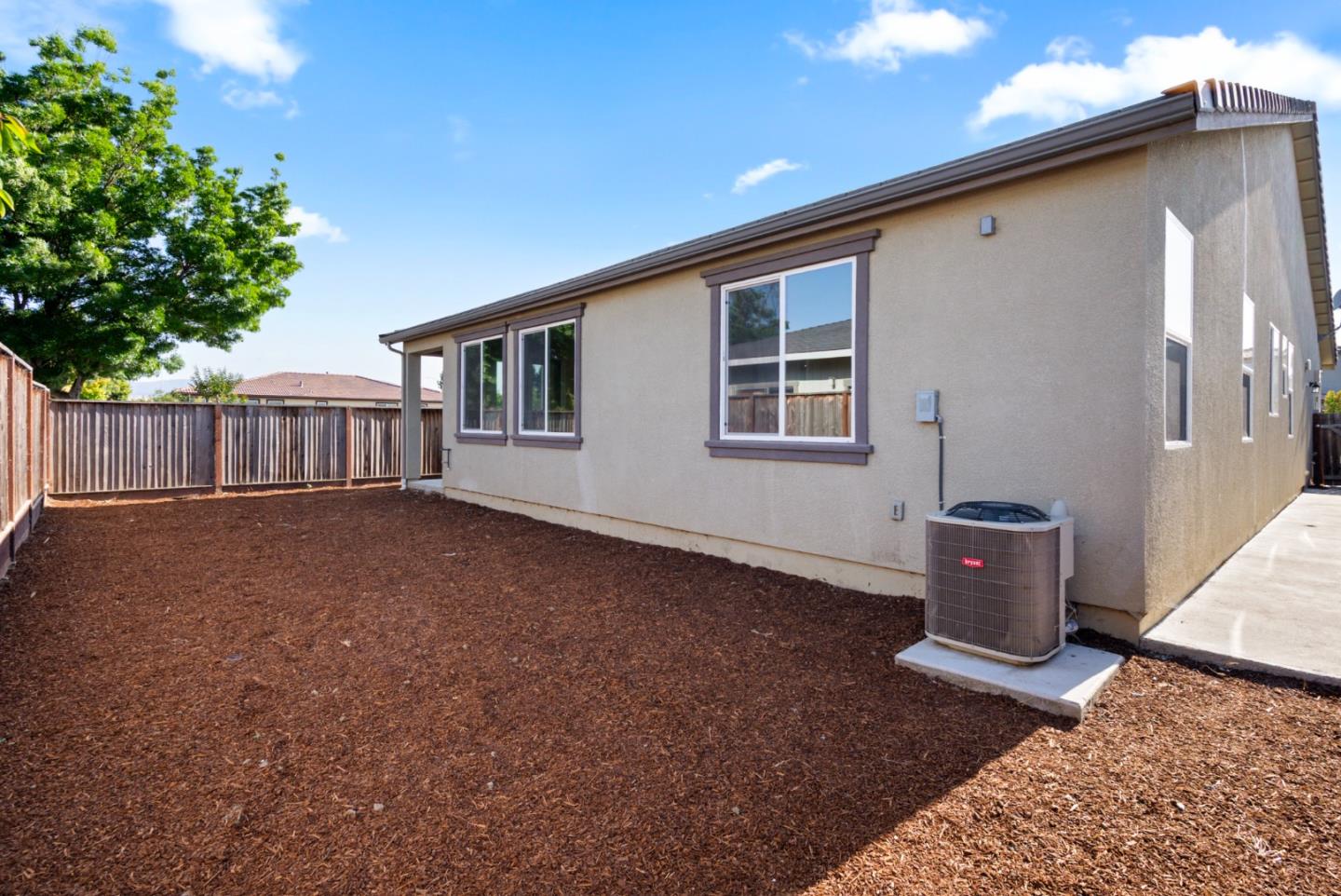 Detail Gallery Image 34 of 35 For 681 Segovia Dr, Hollister,  CA 95023 - 3 Beds | 3 Baths