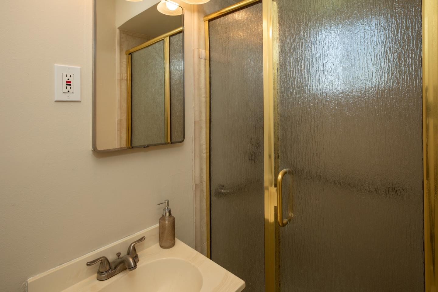 Detail Gallery Image 10 of 20 For 2927 La Jolla Ave, San Jose,  CA 95124 - 3 Beds | 2 Baths