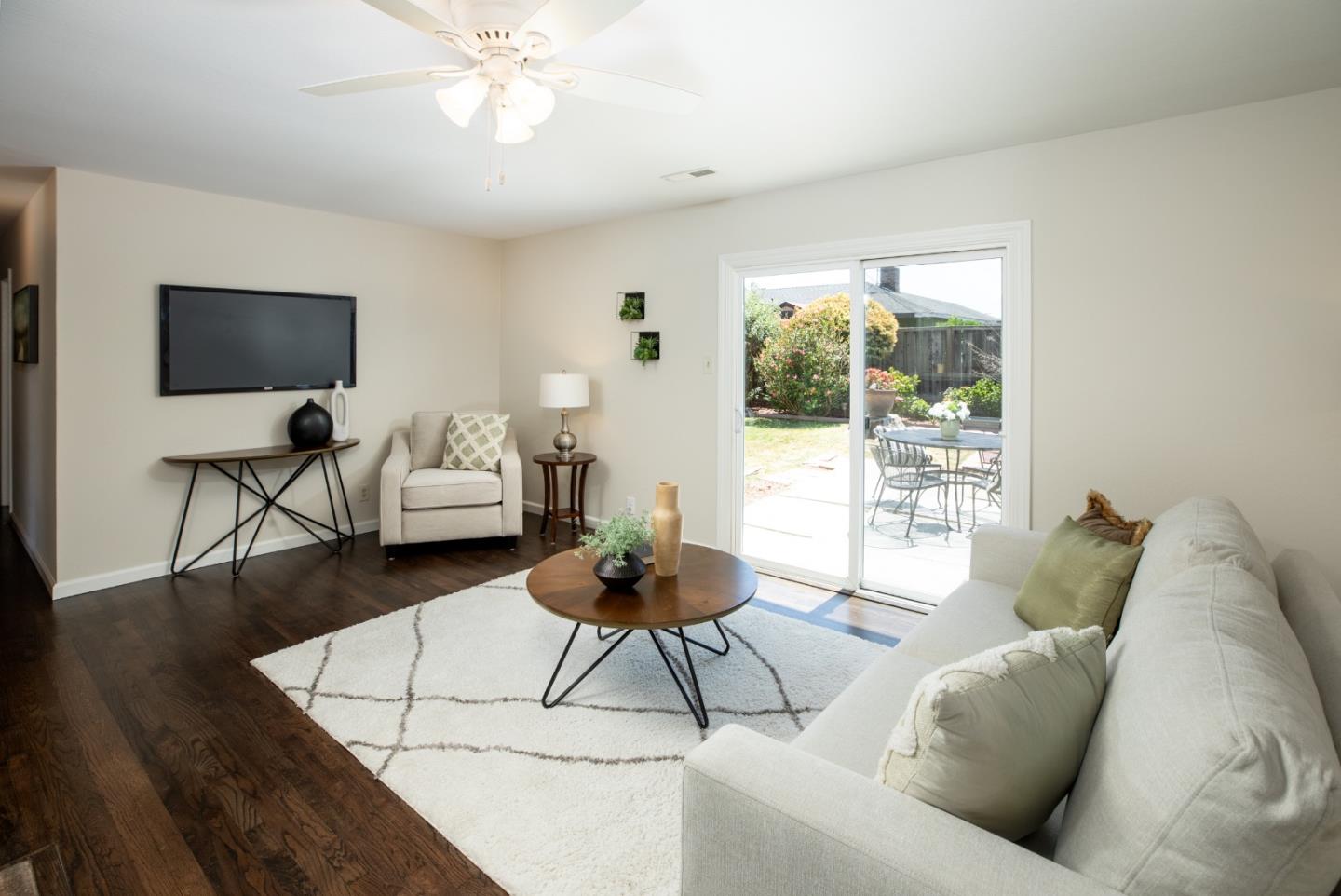 Detail Gallery Image 3 of 20 For 2927 La Jolla Ave, San Jose,  CA 95124 - 3 Beds | 2 Baths