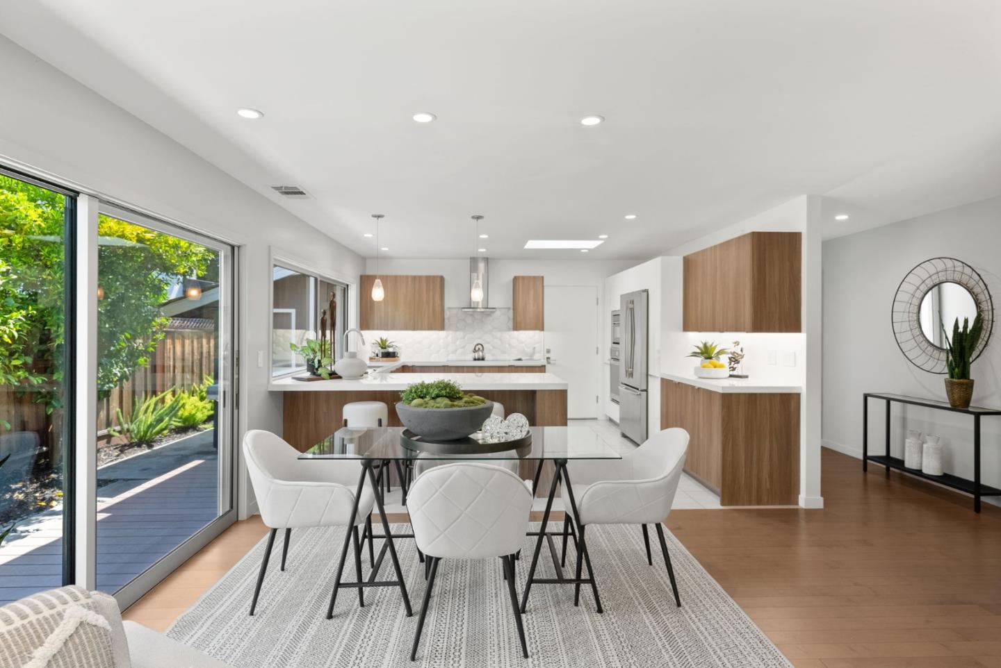 Detail Gallery Image 13 of 59 For 971 Delbert Way, San Jose,  CA 95126 - 3 Beds | 2 Baths