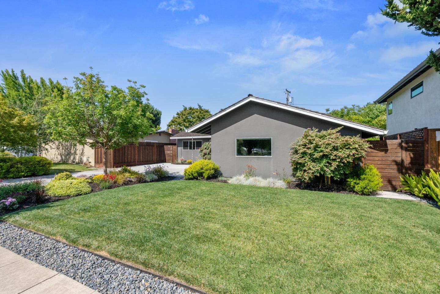 Detail Gallery Image 3 of 59 For 971 Delbert Way, San Jose,  CA 95126 - 3 Beds | 2 Baths