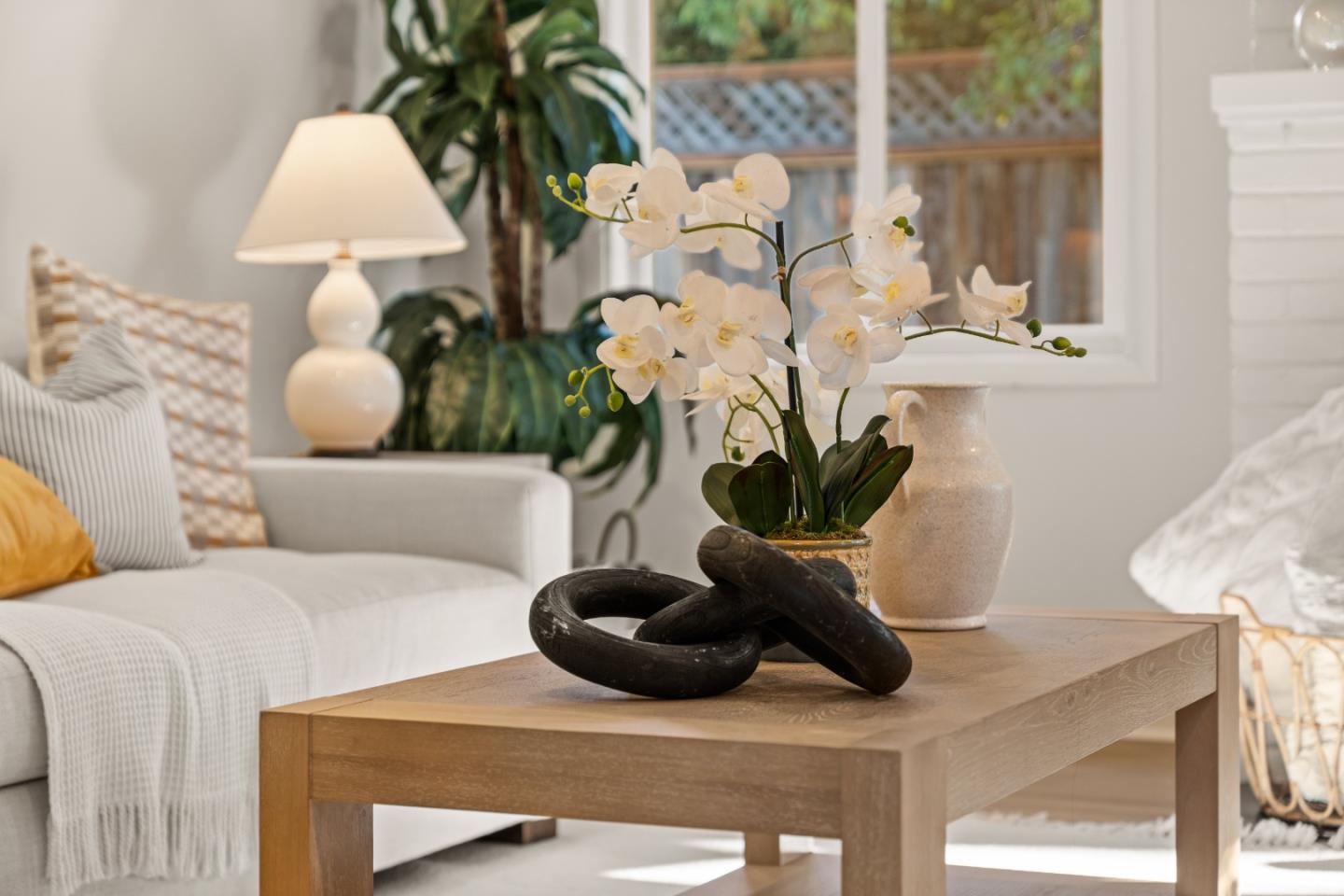 Detail Gallery Image 10 of 75 For 332 Camino Al Lago, Menlo Park,  CA 94027 - 3 Beds | 2 Baths