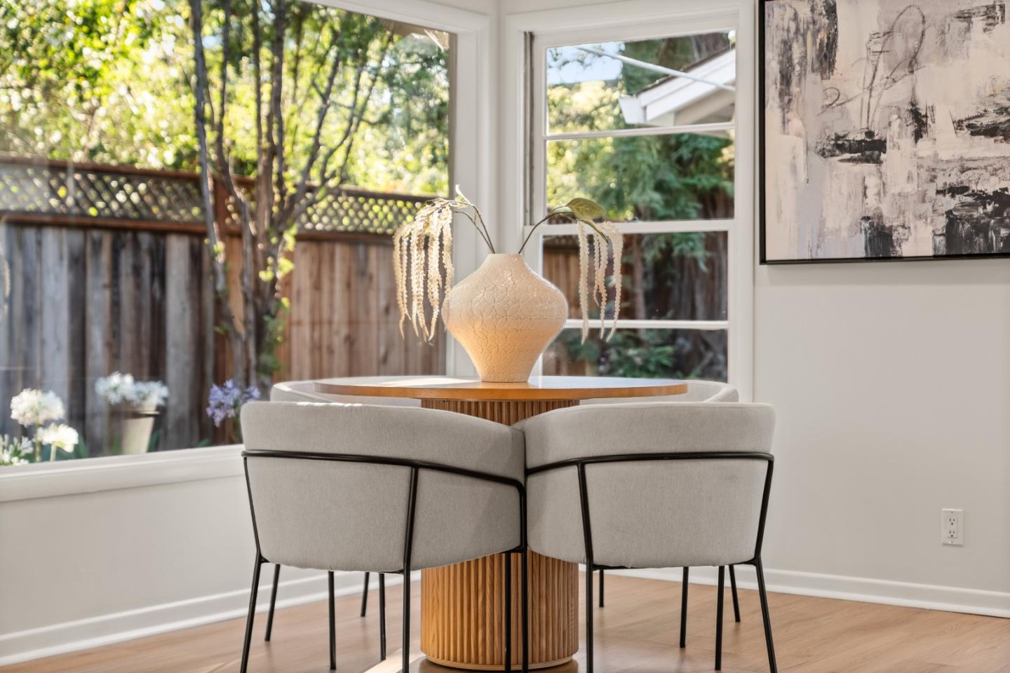 Detail Gallery Image 13 of 75 For 332 Camino Al Lago, Menlo Park,  CA 94027 - 3 Beds | 2 Baths