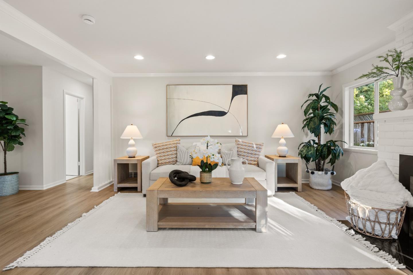 Detail Gallery Image 21 of 75 For 332 Camino Al Lago, Menlo Park,  CA 94027 - 3 Beds | 2 Baths